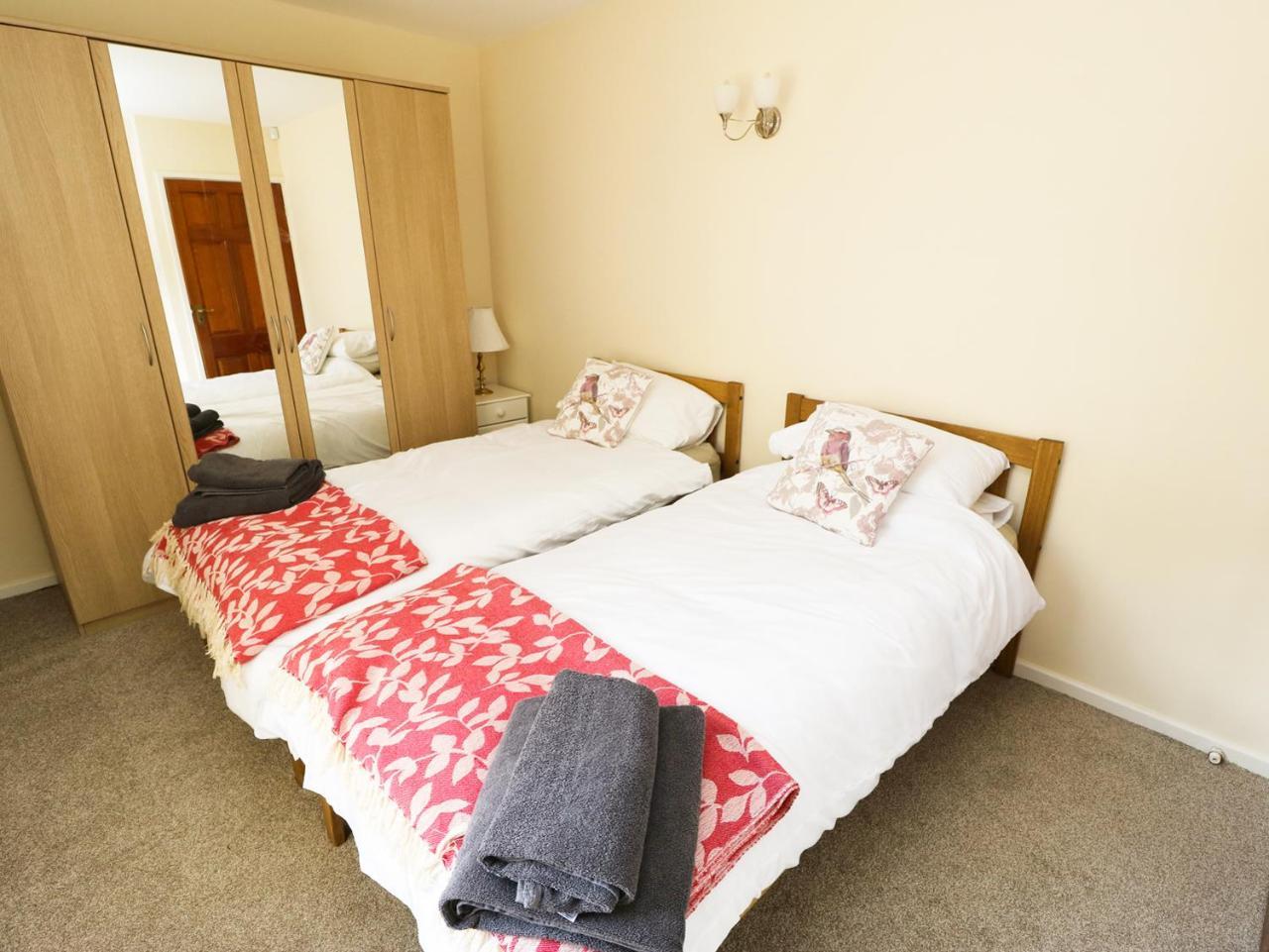 布雷得佛West End House别墅 外观 照片